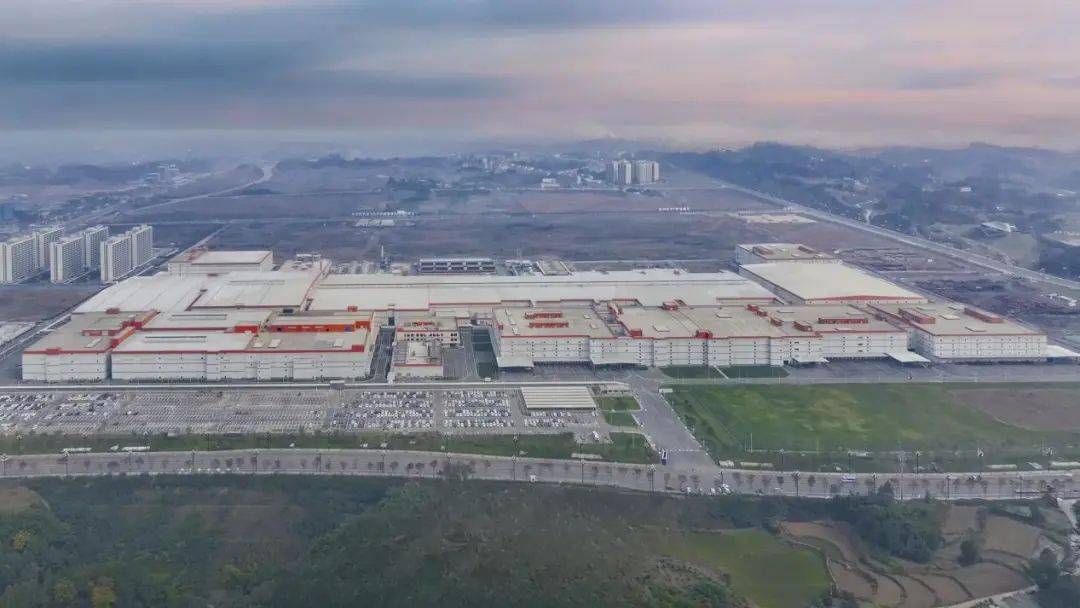 “時(shí)代長安”標(biāo)準(zhǔn)電芯下線，長安汽車攜手伙伴加速進(jìn)軍動(dòng)力電池領(lǐng)域